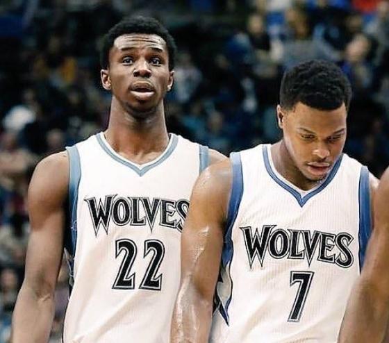 世体：皇马过度依赖库尔图瓦和姆巴佩，其余球员表现平平（世体：皇马对库尔图瓦和姆巴佩依赖过深，其余球员缺少亮点）