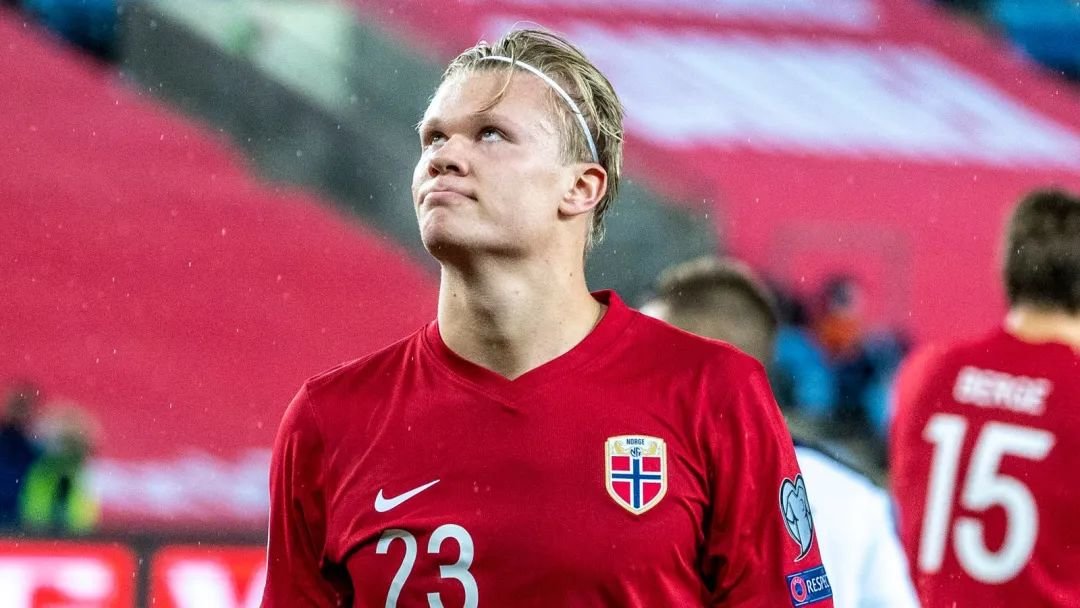 2025意大利足球盛典评最佳阵：劳塔罗领衔，国米5人入选（2025意大利足球盛典最佳阵容揭晓：劳塔罗领衔，国米五人上榜）