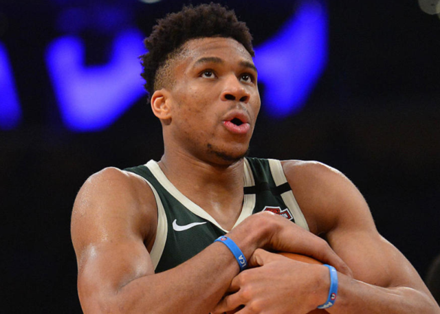 毕尔巴鄂竞技遭遇皇家马德里，莱库埃坦言失利令人痛苦（对阵皇家马德里落败，莱库埃直言这场失利令毕尔巴鄂竞技痛心）