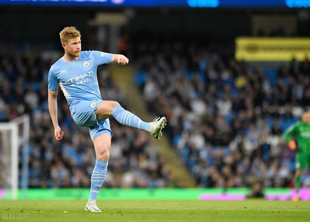 懂球帝2025年11月MVP候选出炉：姆巴佩、哈兰德领衔，莱万在列（懂球帝发布2025年11月MVP候选名单：姆巴佩、哈兰德领跑，莱万上榜）