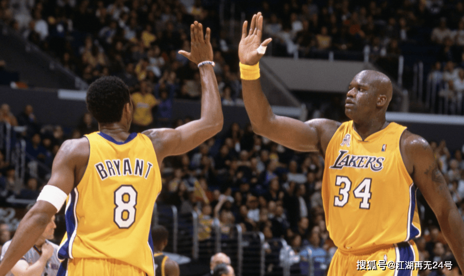 图片报：基米希在加练角球，本赛季他利用角球已送出四次助攻（图片报：基米希加强角球训练，本赛季角球助攻已达4次）