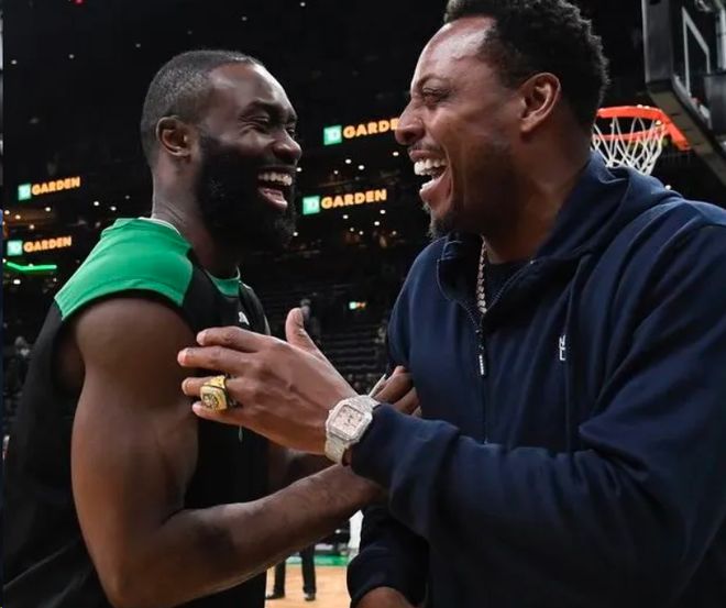 斯基拉：那不勒斯计划通过冬窗买中场，目前看上梅努等5人（斯基拉：那不勒斯冬窗补强中场，锁定梅努在内的5名目标）