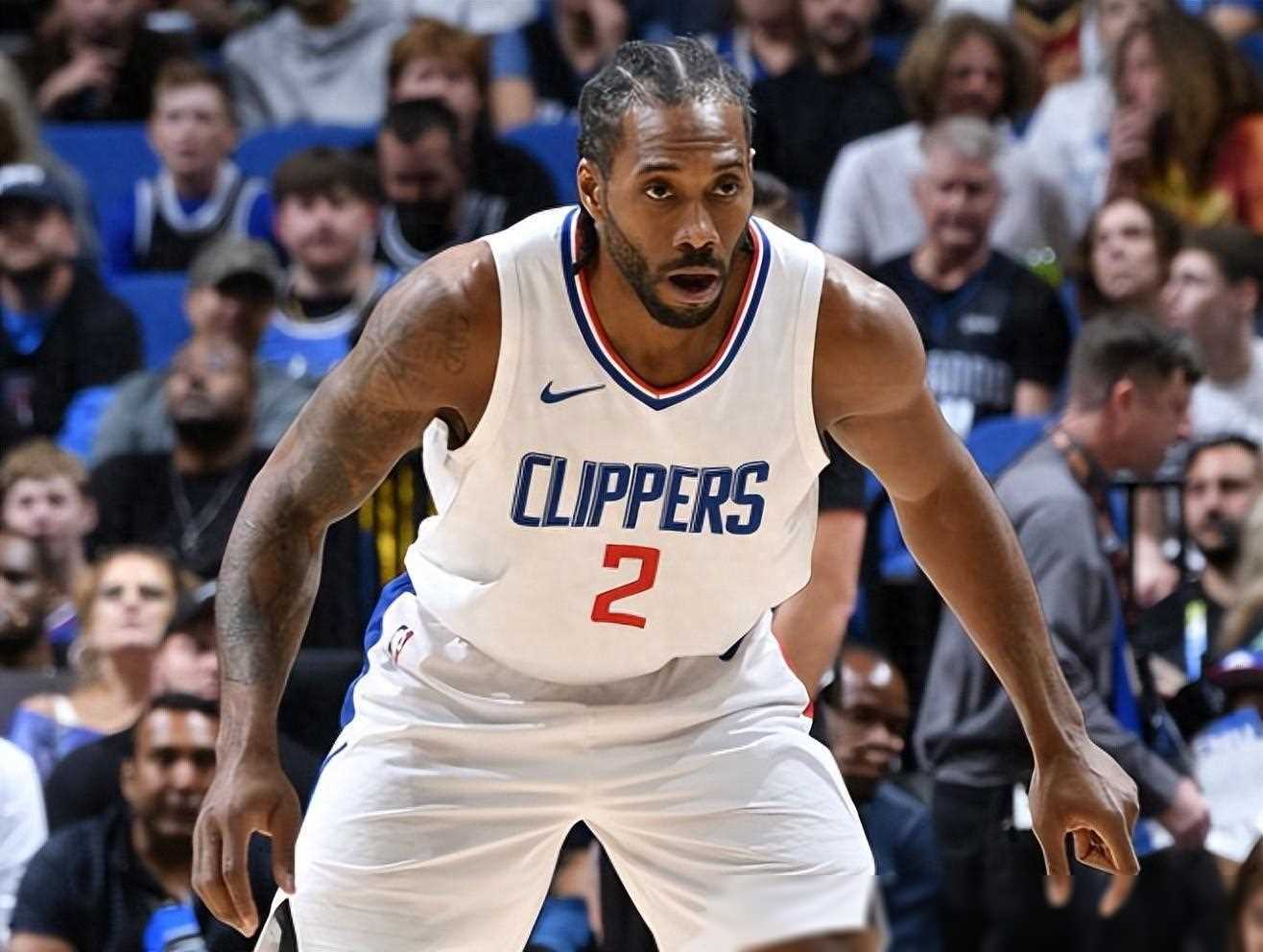 欧冠积分榜分析：小组晋级形势紧张,（欧冠积分榜解读：各组出线形势白热化）