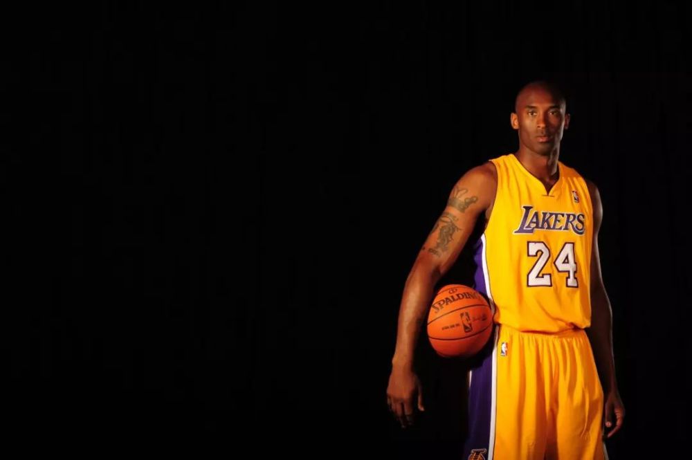 玉昆球迷在机场深情送别安德森，安德森的回应藏着太多不舍（玉昆球迷机场深情送行，安德森回应尽显不舍）