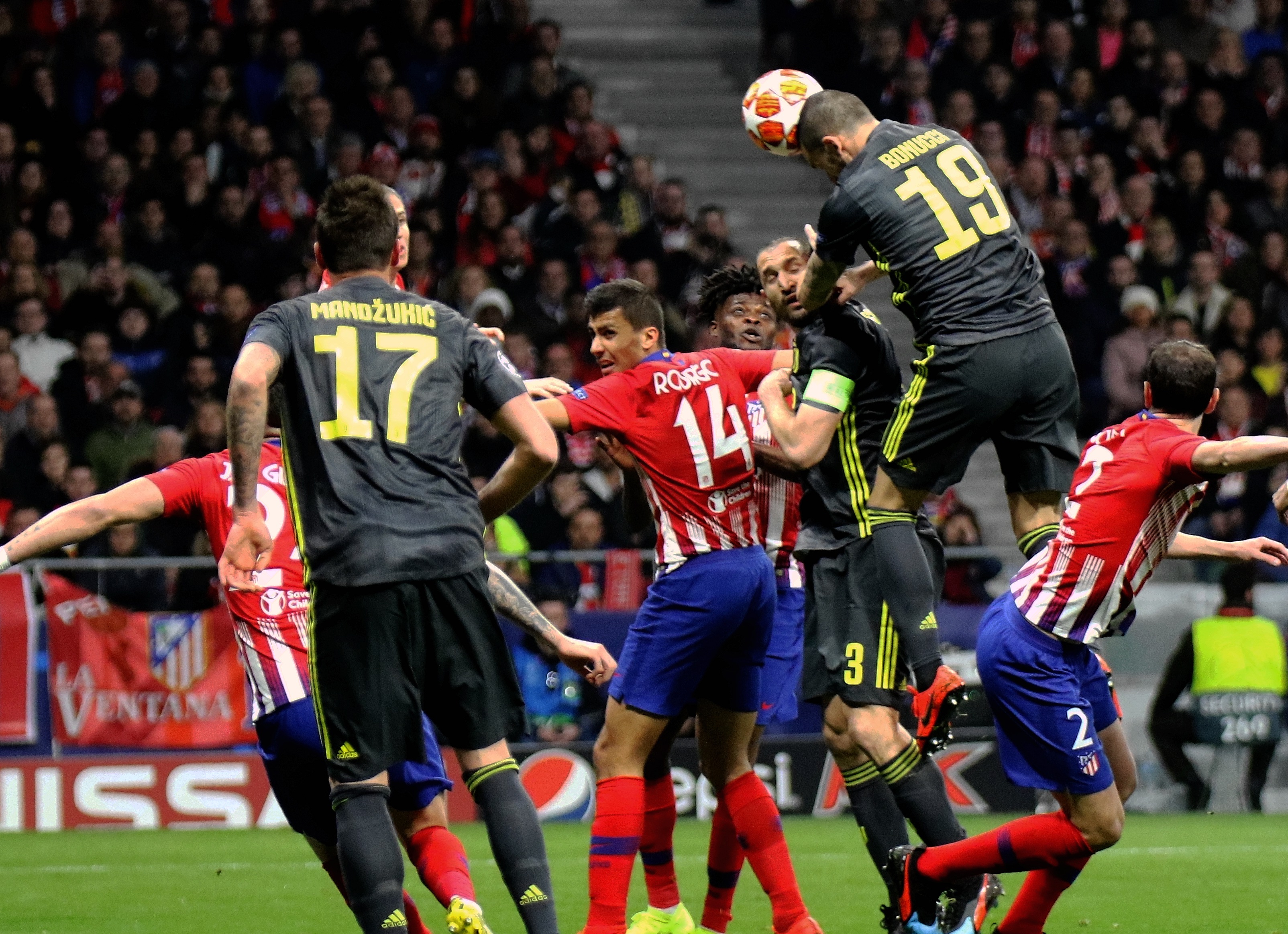 比利亚雷亚尔中场新星崛起：未来的丹尼·帕雷霍和托马斯·帕特（比利亚雷亚尔中场新秀崛起：有望接班帕雷霍与托马斯·帕尔特伊）