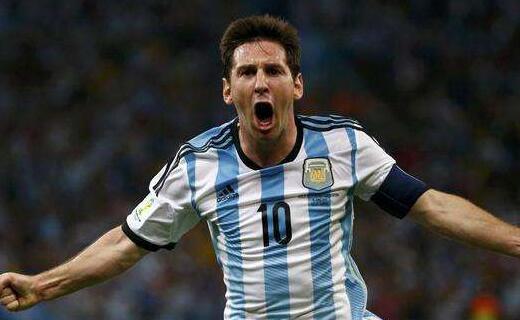 黄希扬：冲超后一直处于兴奋激动状态，身体允许的话会继续踢（黄希扬：冲超后兴奋难消，只要身体允许还想继续踢）