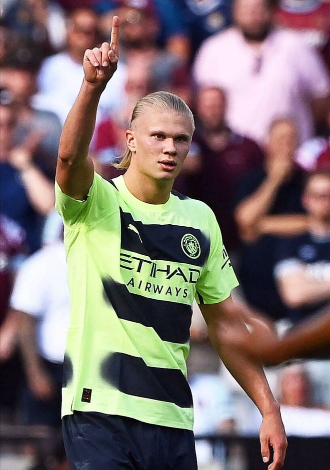 云达不莱梅2-1逆转沃尔夫斯堡，姆班古拉、斯特奇建功（云达不莱梅2-1翻盘沃尔夫斯堡，姆班古拉与斯特奇先后破门）