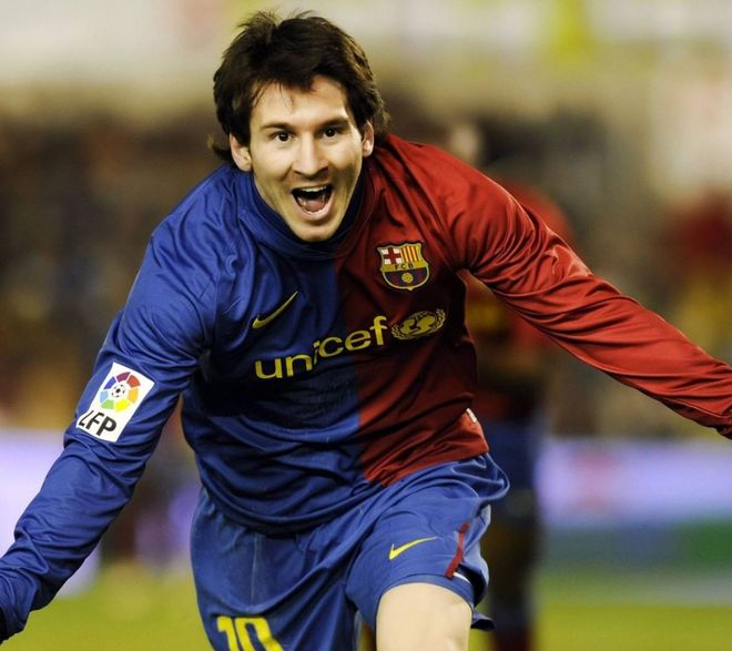 2025中甲最佳阵容：姆本扎、穆谢奎入选，向余望在列（2025中甲最佳阵容公布：姆本扎、穆谢奎上榜，向余望亦在名单中）